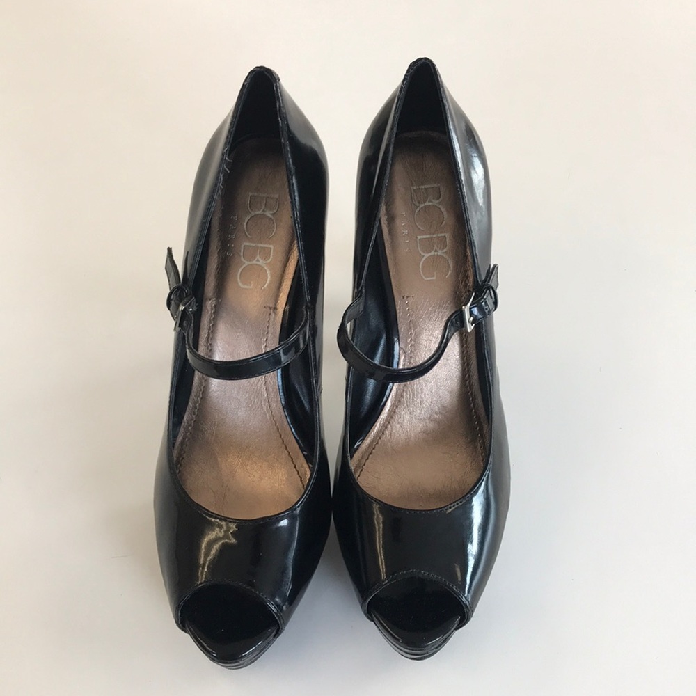 BCBG patent leather high heel shoes 👠